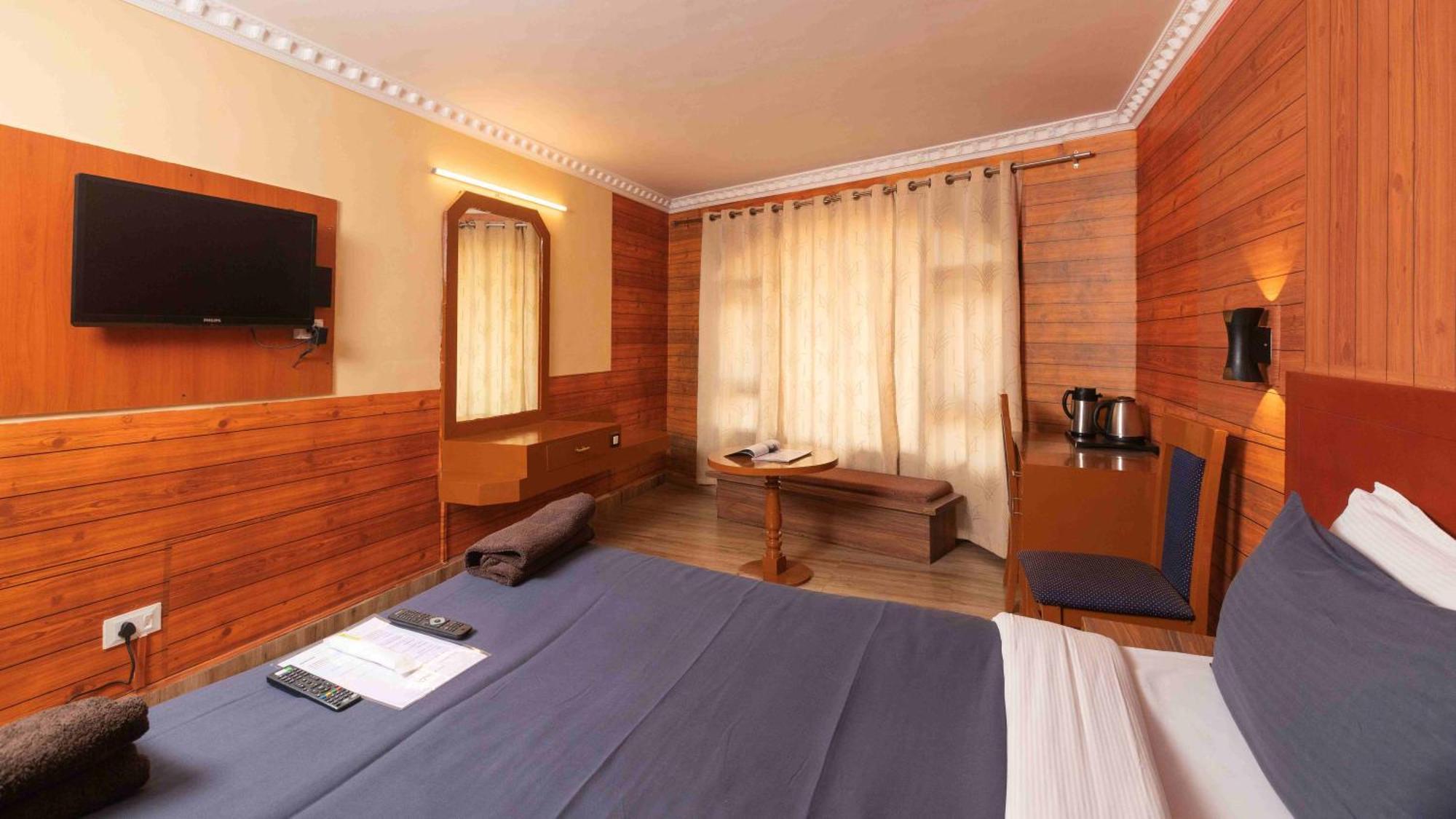 Devi Enterprises - Hotel Khems Ooty Exterior foto