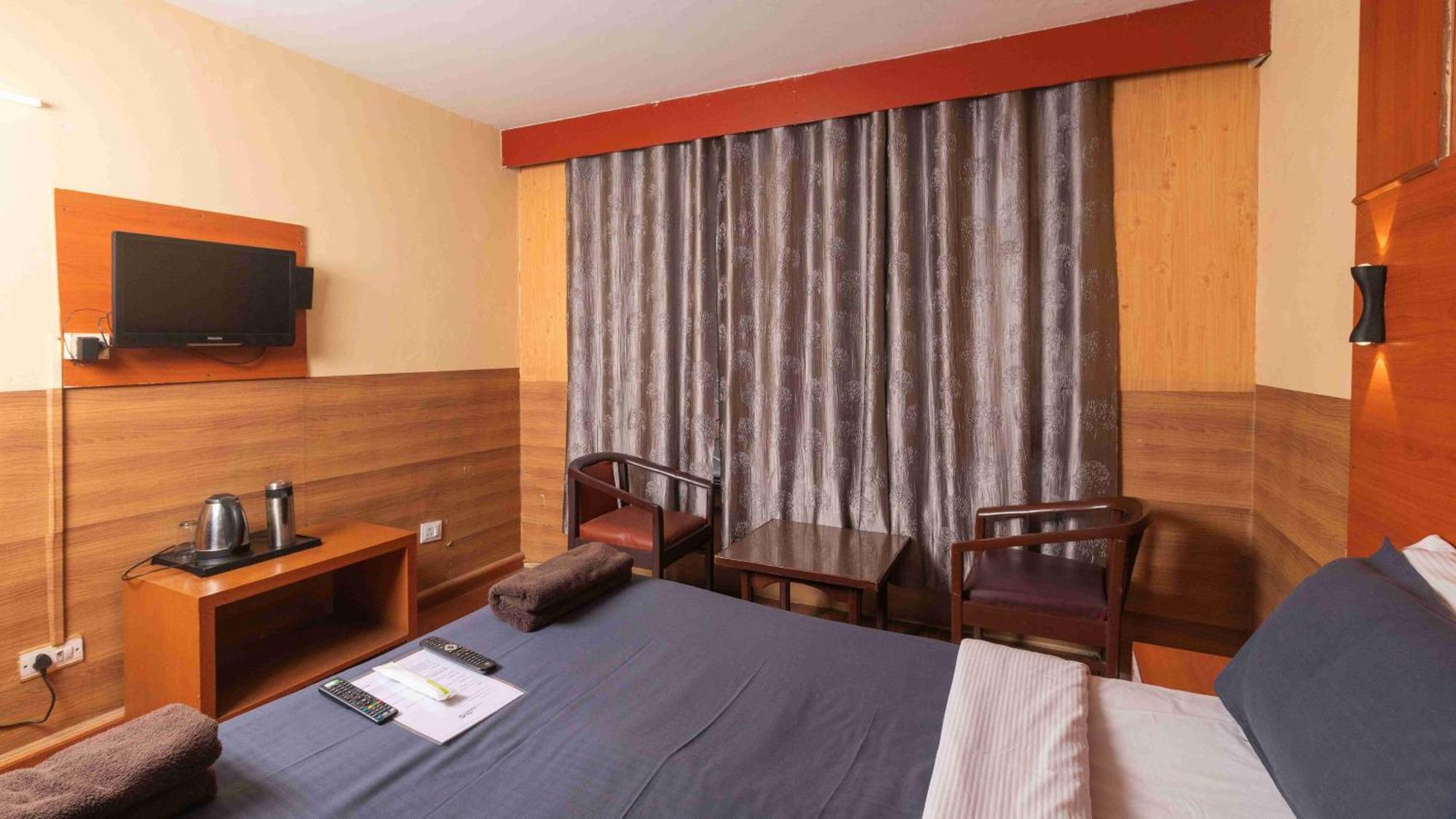 Devi Enterprises - Hotel Khems Ooty Exterior foto